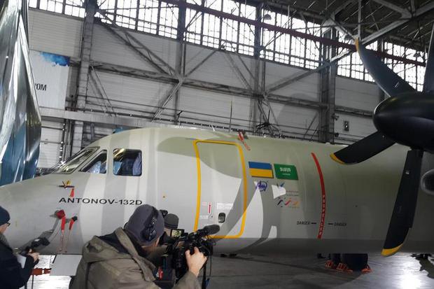На "Антонове" представили новый самолет Ан-132