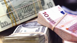 Курс доллара на межбанке превысил 27 грн/$, Нацбанк вышел на рынок с продажей валюты