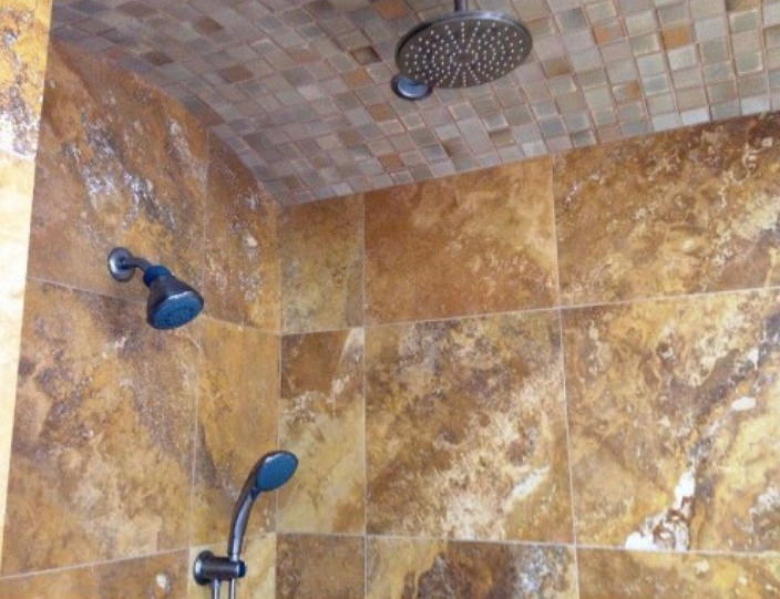 Какой потолок лучше сделать в ванной комнате плюсы и минусы