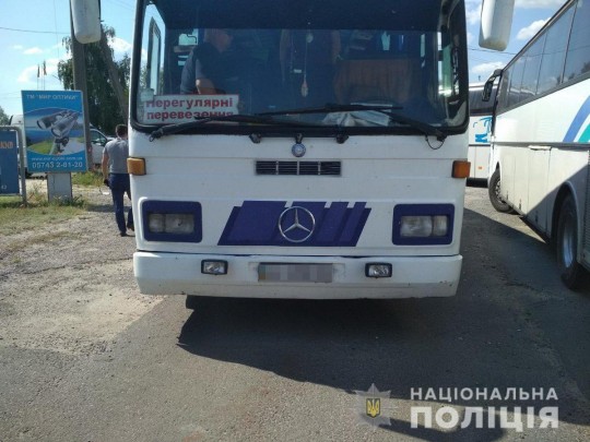 Полиция предупреждает: на Харьков передвигаются автобусы с "титушками"