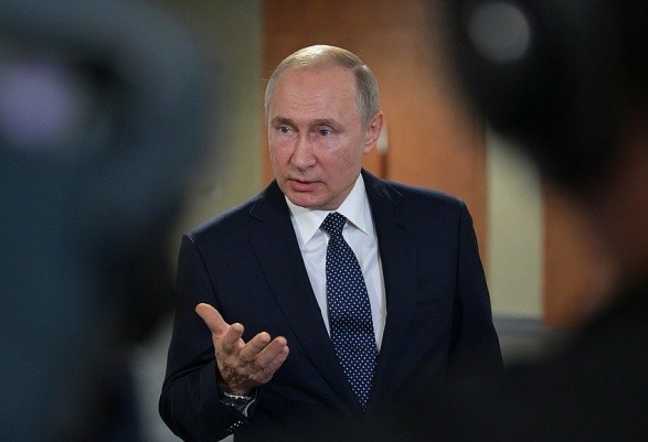 Путин упростил распорядок получения облика на жительство для граждан Украины
