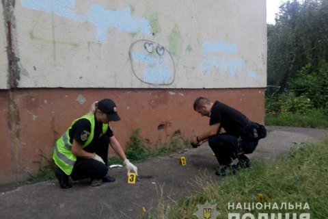 В итоге поножовщины в спальном районе Черновцов погиб человек, трое - ранены