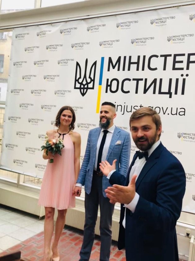 Луковица таможенной службы Нефьодов ныне женился по услуге "Союз за сутки"
