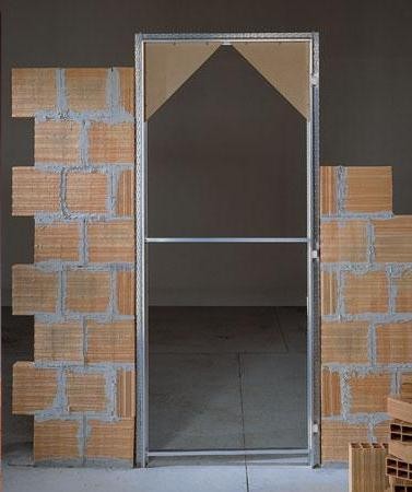 Двери без наличников подвесные межкомнатные со скрытым коробом, фото в интерьере