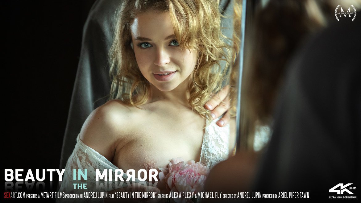 SexArt_presents_Alexa_Flexy_in_Beauty_In_The_Mirror___16.08.2019.mp4.00013.jpg
