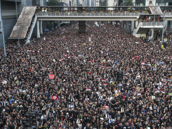 Организаторы протеста в Гонконге заявили о 1,7 миллиона участников